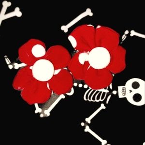 2 🌹 hair clips🌹🌹